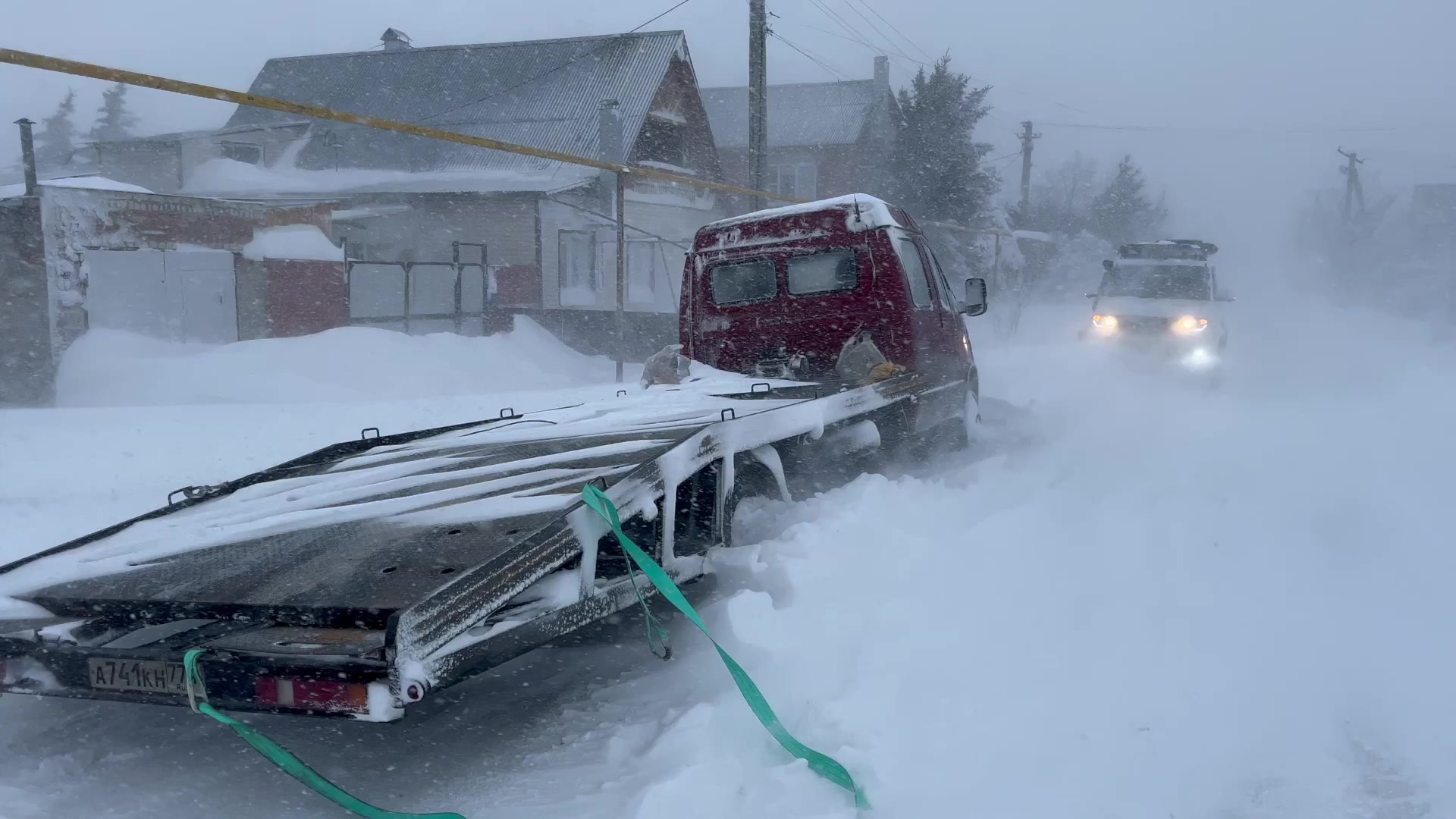 Долгий и тяжелый день. Помощь на дорогах во время снегопада